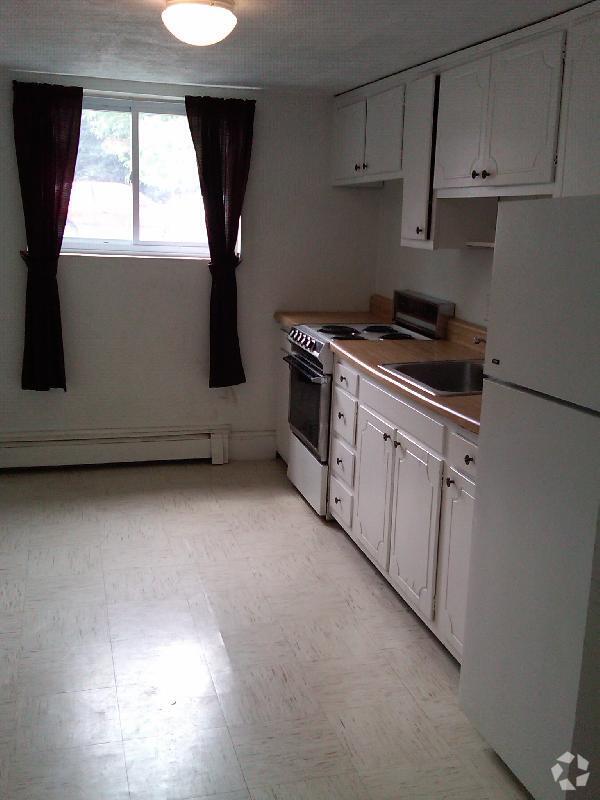 Building Photo - 23 Westgate Rd Unit 1 Rental
