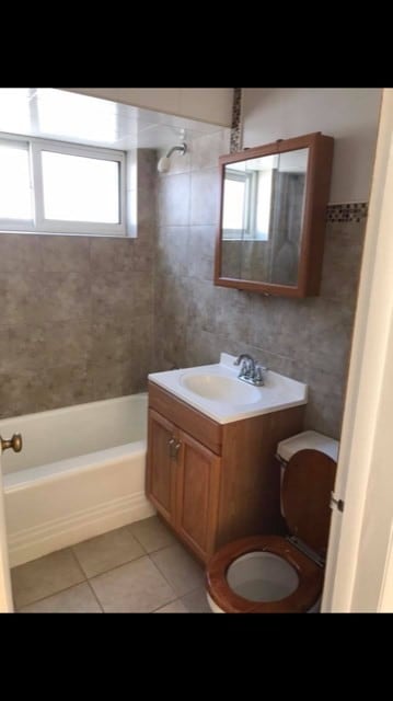 Bathroom - 40 Harrison St Unit 5