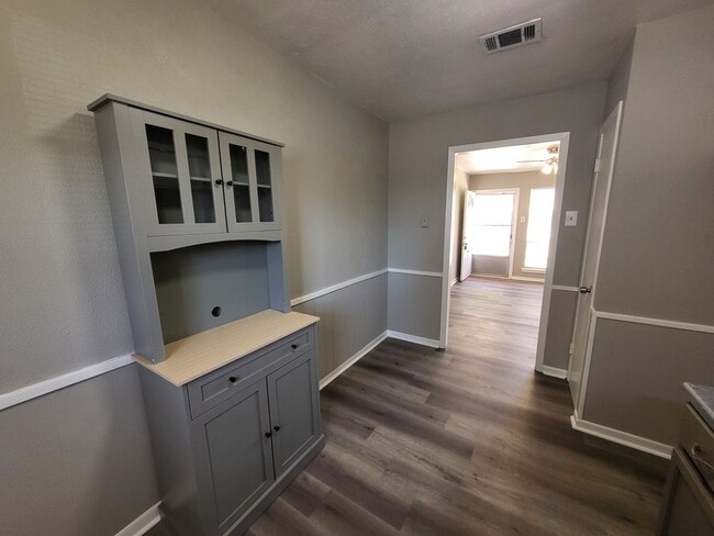 Photo - 2 bedroom 1 bath Townhome