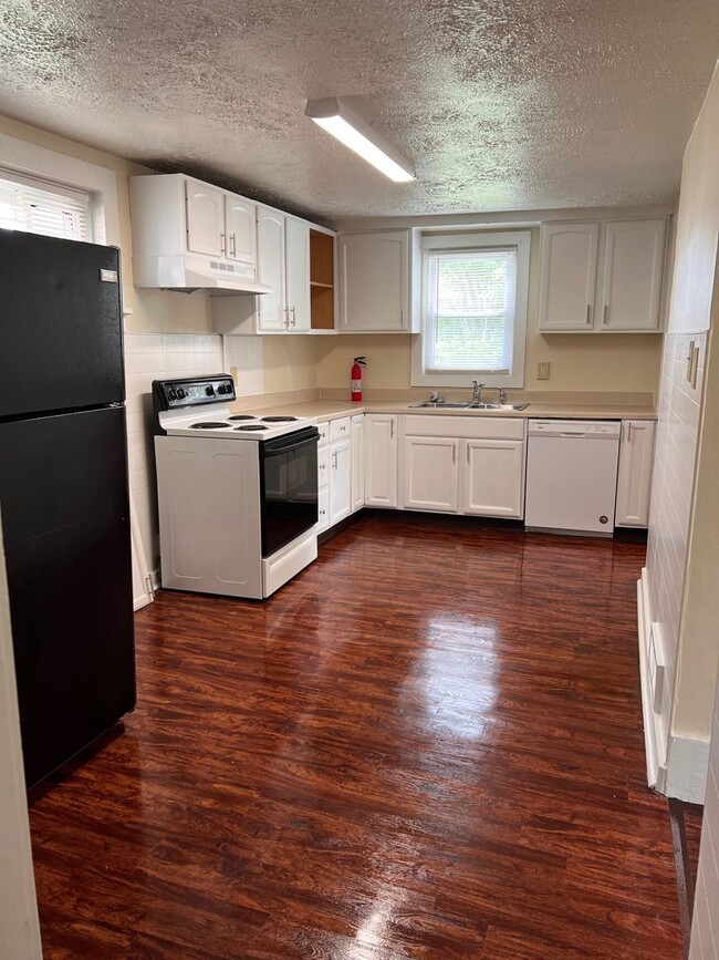 Photo - 133 Smithsonian St