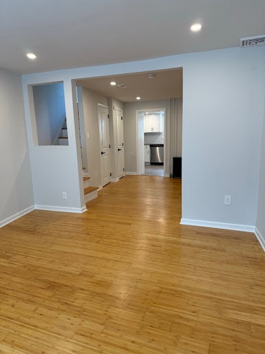 Photo - 4469 Silverwood St