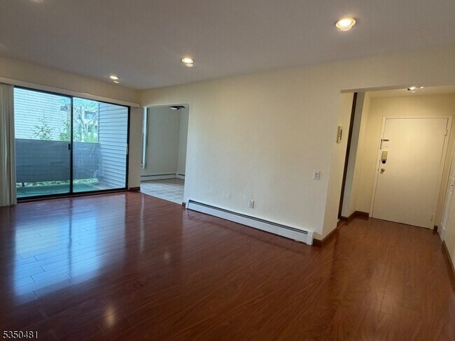 828 Main St Unit F