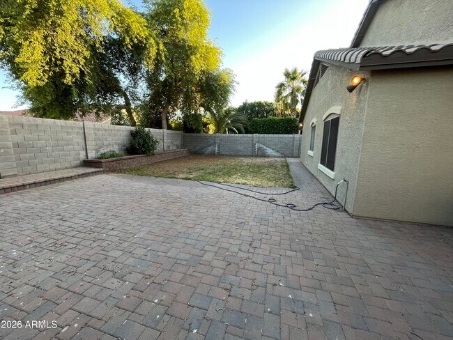 Photo - 16597 W Madison St