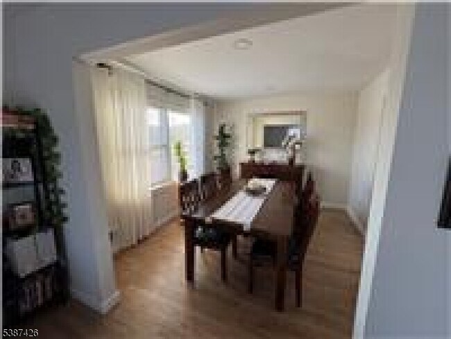 Photo - 261 Schuyler Ave