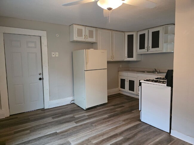 Photo - Charming 2-Bedroom, 1-Bathroom Home with views of Downtown Des Moines