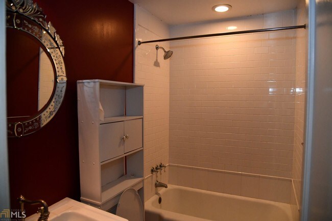 Photo - 1485 Hawthorne Ave NW