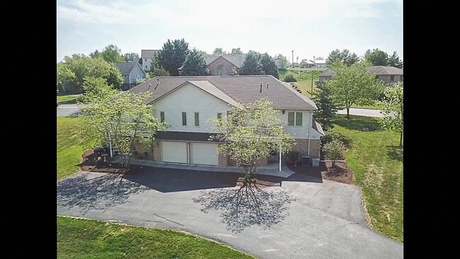 Photo - 1921 Ty Way Xing Unidad B