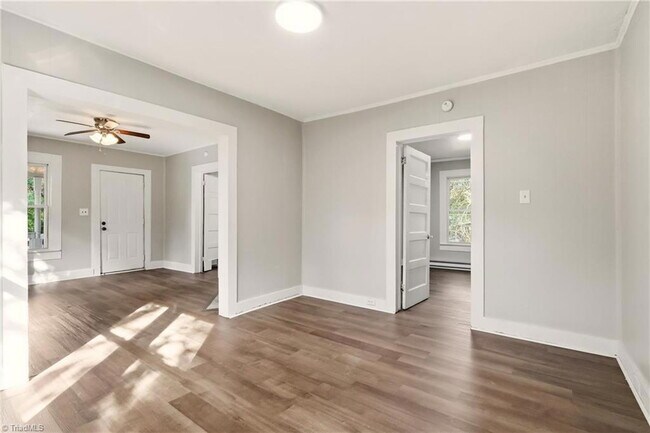 Photo - 2051 Bloomfield Dr