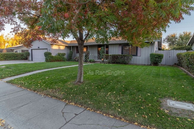 Photo - 1056 Cameron Way