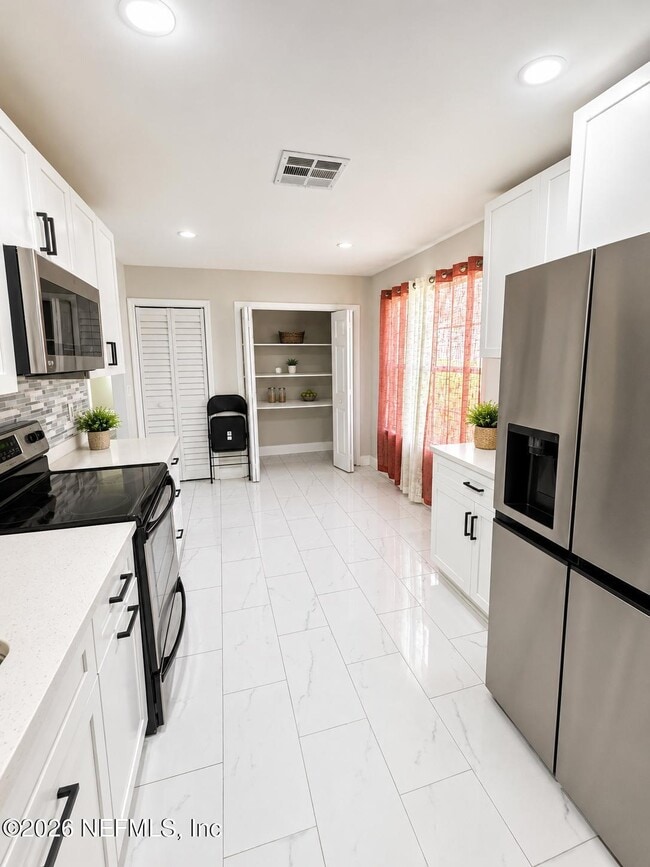 Photo - 7945 Macinnes Dr