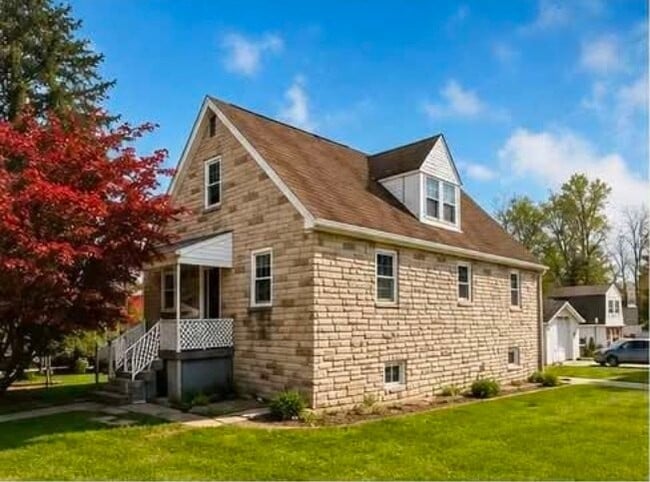 Building Photo - 6400 Harthorn Ave