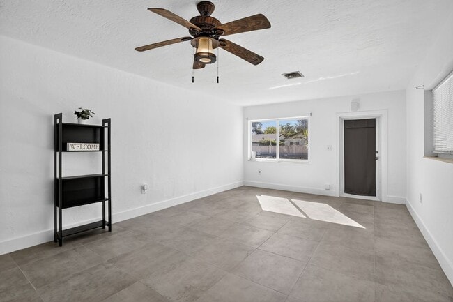 Photo - 642 SW 11th St