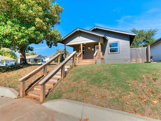 Photo - 1215 NW 8th St