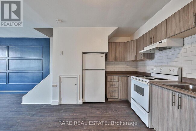 Photo - 592 Marlee Ave