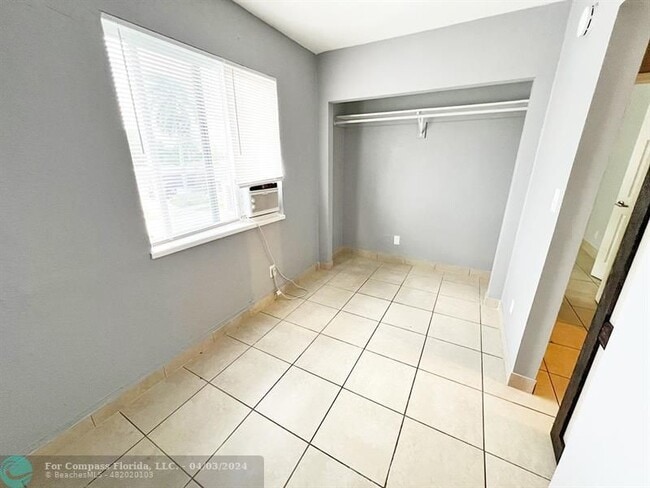 Photo - 100 NW 30th Ave