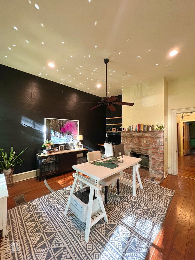 Photo - 448 Clayton St