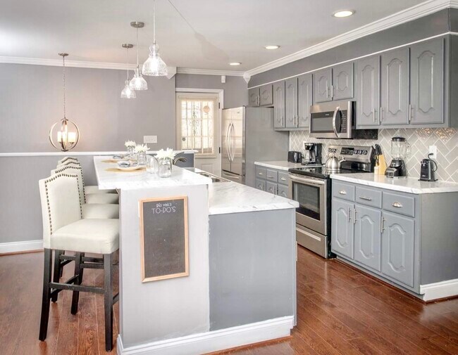 Photo - 893 77th Way S