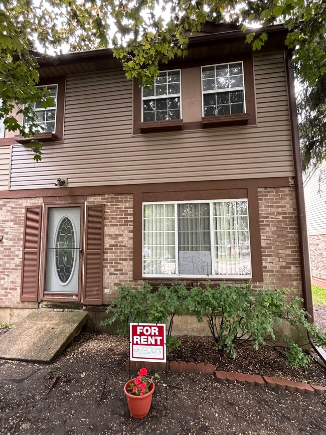 Photo - 154 S Lake St Townhome