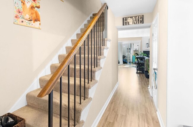 Photo - 3 Bed 1.5 Bath Townhouse for Rent in Chesapeake!