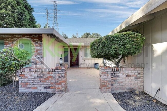Photo - 304 Diamond Oaks Rd