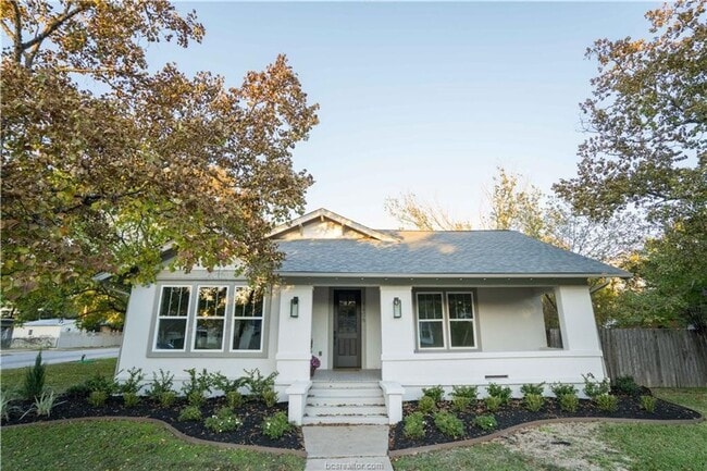 Photo - AUGUST 2026 PRE-LEASE!! Stunning Remodeled...