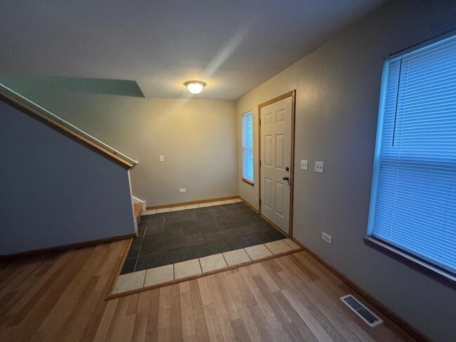 Photo - 655 Winston Dr