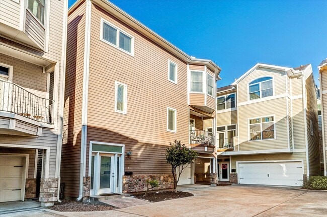 Building Photo - 2546 Bevis St