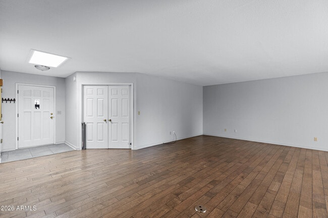 8185 E Del Caverna Dr