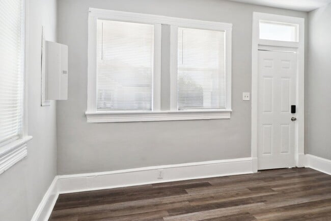 Photo - 504 W 48th St Unit A