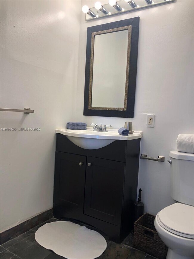Photo - 1502 Jefferson Ave Unit 203