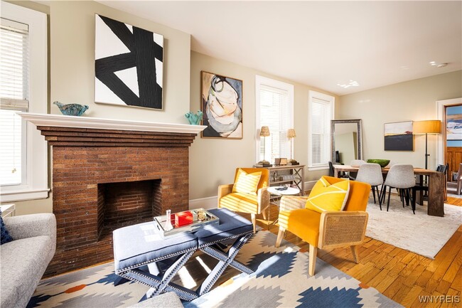 Photo - 186 Bidwell Pkwy