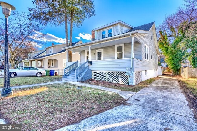 Building Photo - 6504 Rosemont Ave