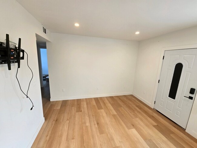 Photo - 14929 Titus St Unidad a