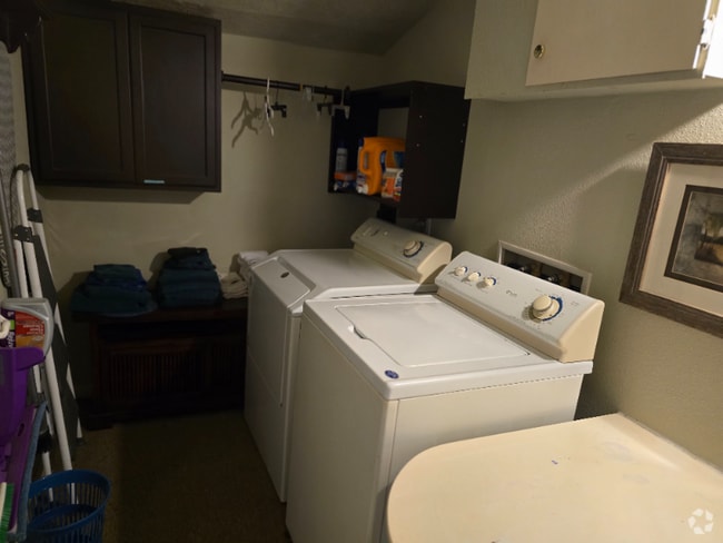 Building Photo - 1806 Rowan Burton Rd Rental