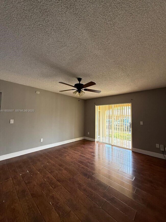 Photo - 959 SE 2nd Ave