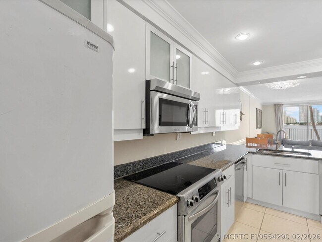 Photo - 18260 N Bay Rd Unit 304