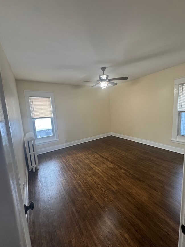 Building Photo - 466 Richmond Ave Unit Apartment 2