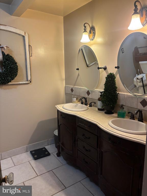 Photo - 20 N Logan Ave