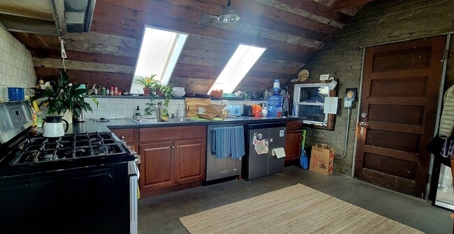 Photo - 3213 S Lituanica Ave Unidad 4F