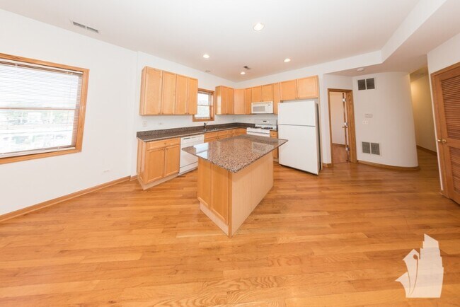 Photo - 2741 N Southport Ave Unit 2741-1S