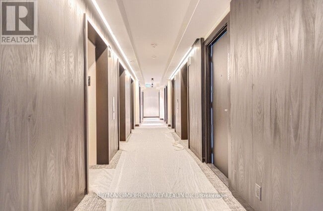 Photo - 88 Queen St E Unité 811