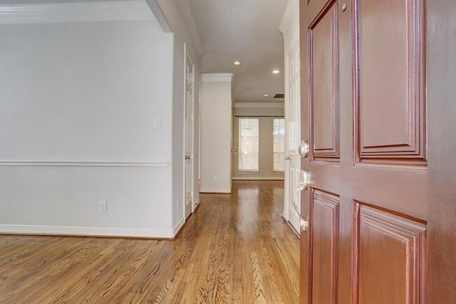 Photo - 2822 Briarhurst Park