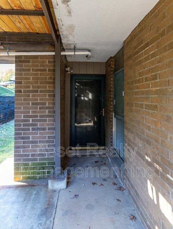 Photo - 407 Canberra Dr