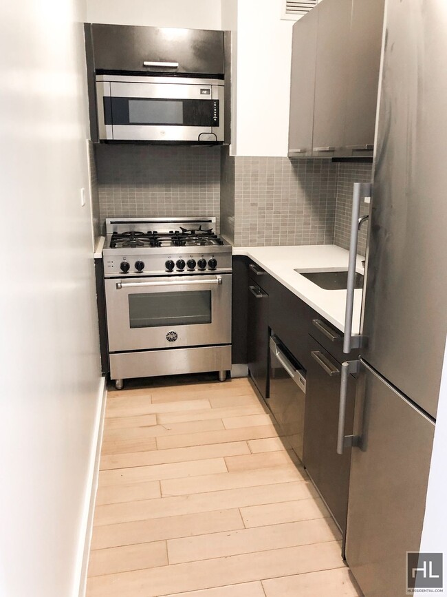 Building Photo - East 39th Street