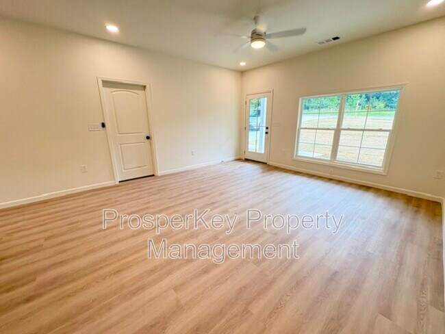 Photo - 6901 Hunter Rd