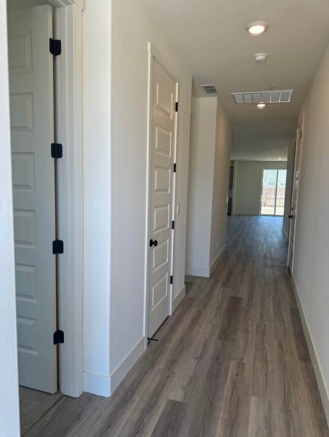 Photo - 402 Broadstone Ct