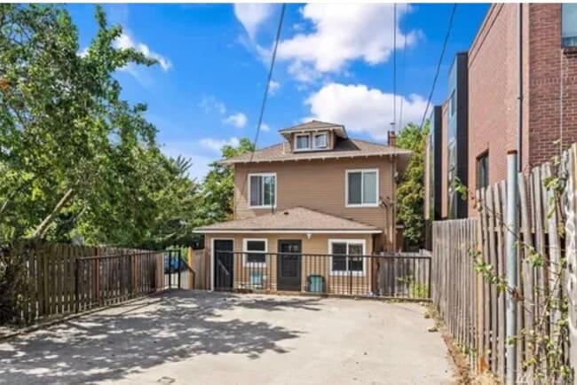 Photo - 1428 Seattle Unit 1