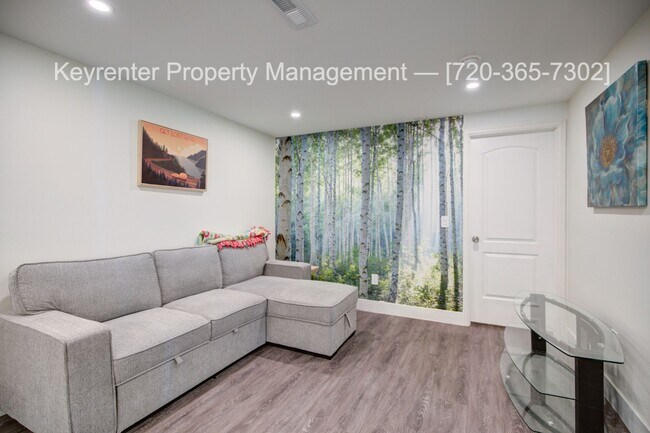 Building Photo - Single Apartment (brand new)