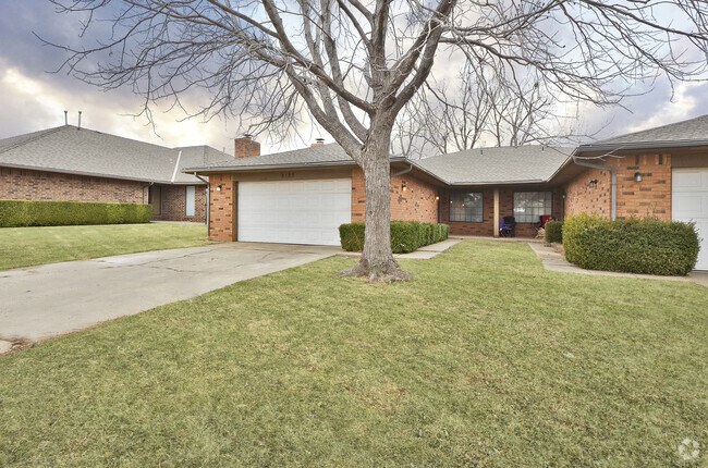 Building Photo - Bed | 2 Bath | 2 Car Garage - Putnam City ... Rental