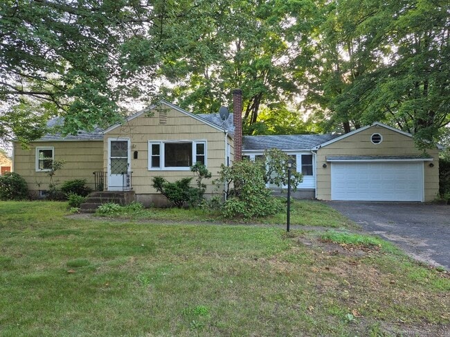Photo - 404 Denslow St House